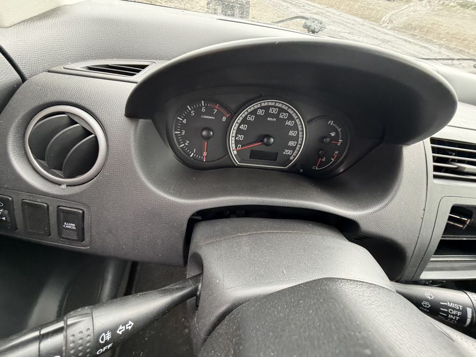 Сузуки суифт 1.3 93кс 2007г бензин  на части