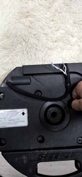 Vând tun de bass BOSE