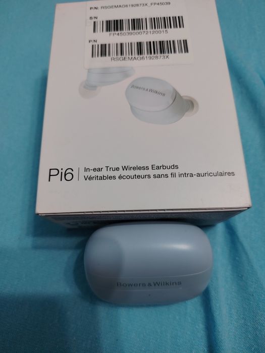 Casti in ear Bowers & Wilkins Pi6 ca noi