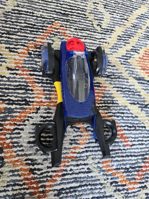 Vând Batmobil Mattel