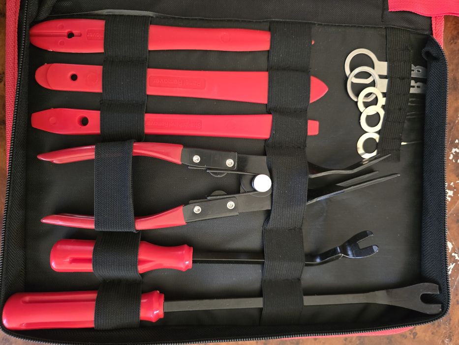 Nabor maxsus ish qurollari sotiladi