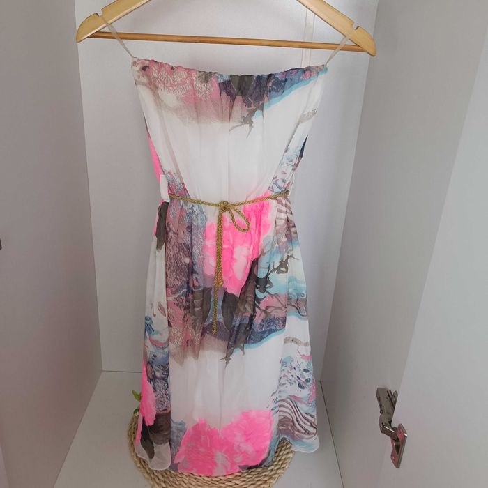 Различни рокли, размер М