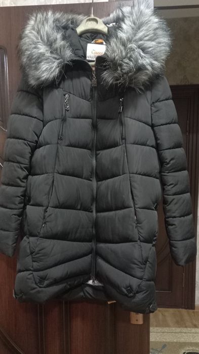 Продаётся женская тёплая куртка