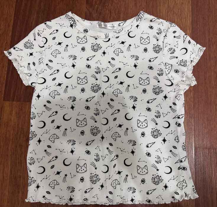 Срочно продам милейшую футболочку из Gloria Jeans