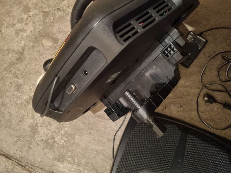 Comanda joc video Momo