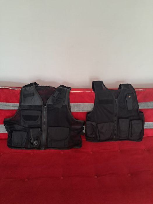 Vând 2 veste tactice noi , ajustabile (modele diferite )