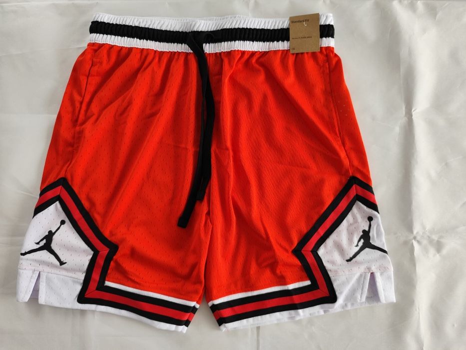 Pantaloni scurti Jordan - Marimea M - Rosu cu alb