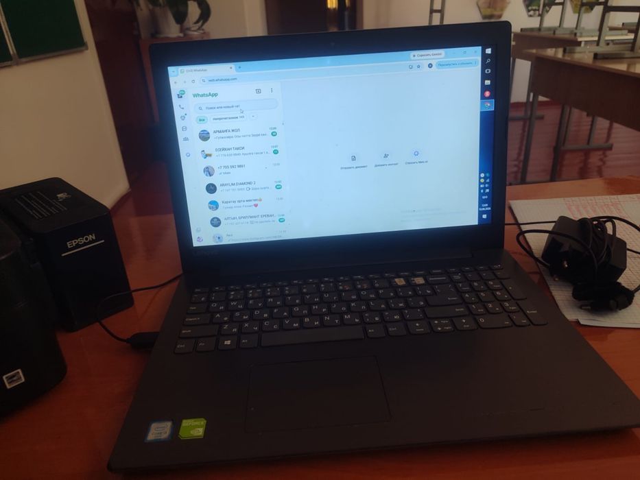 Ноутбук Lenovo, принтер Epson