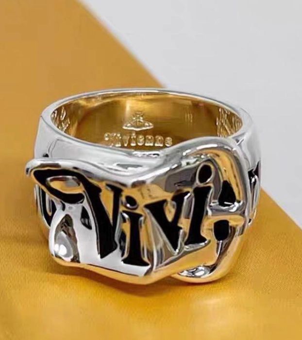 Пръстен на vivienne westwood