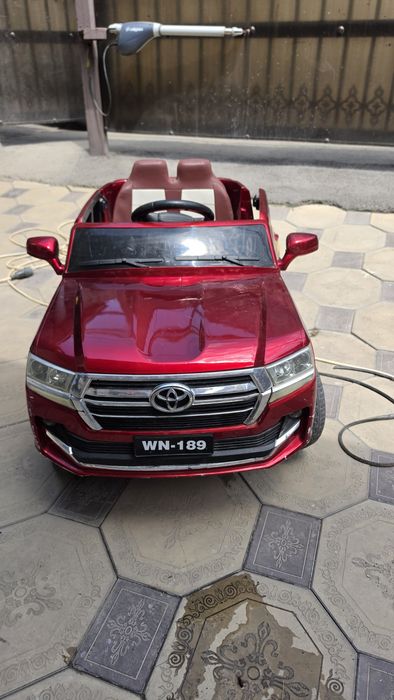 Детский электромобиль Land Cruiser 200