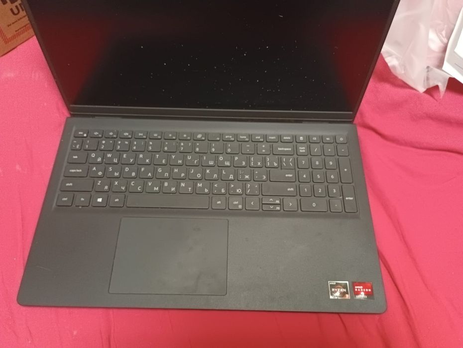 Ноутбук Dell vosrto3515