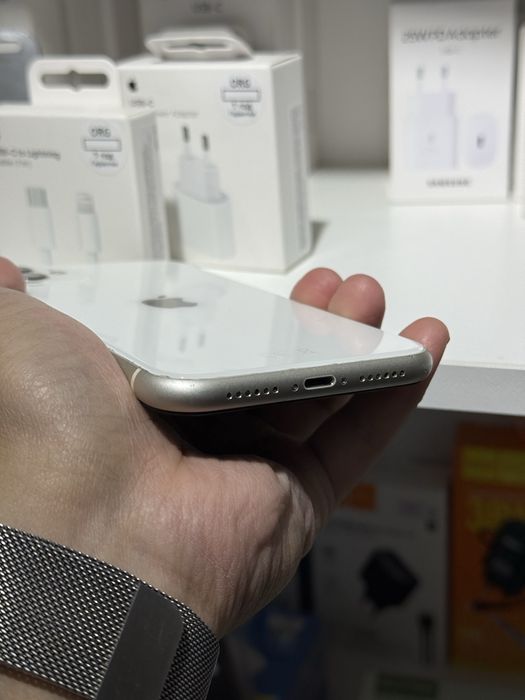 iPhone 11 с гарантией