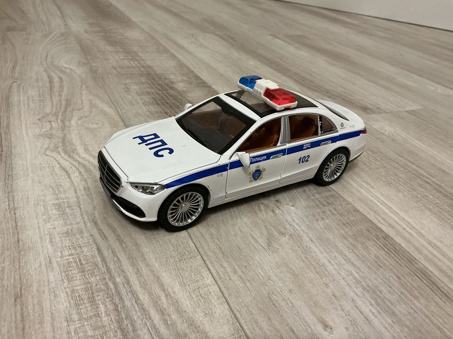 Машины игрушки, огромные