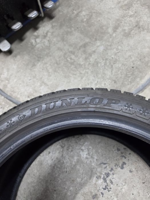 2 Броя 255/40/19 Dunlop 6,7mm