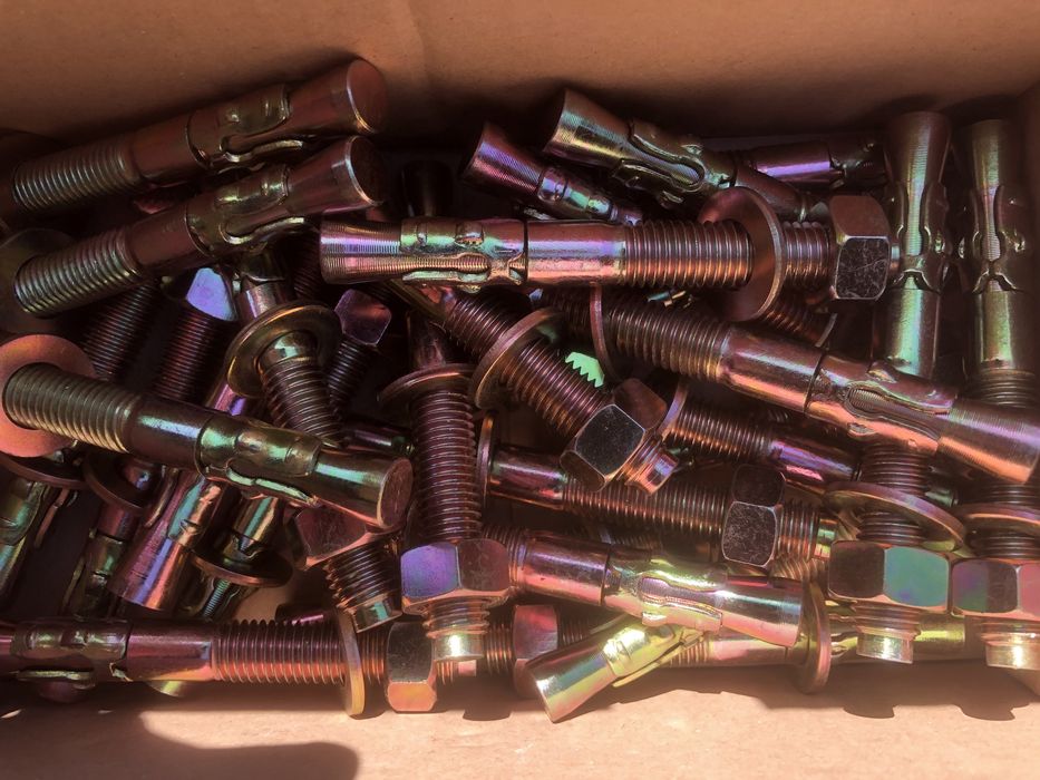 Продам анкерные болты.