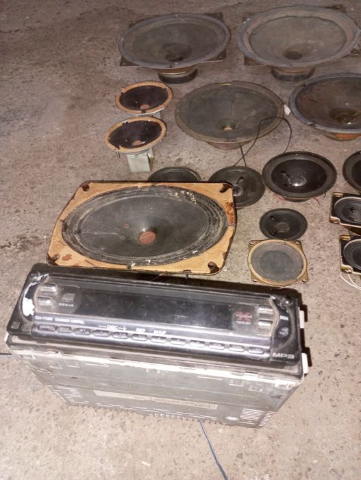 Продам динамики и магнитолу