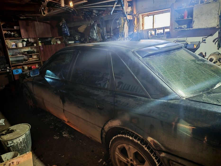 Продаю Ауди 100 С4,