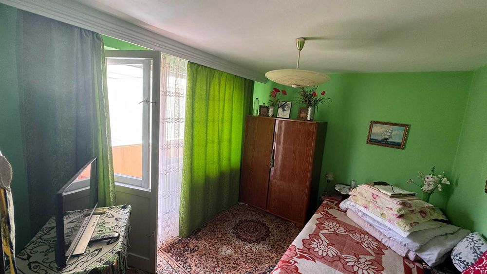 Apartament 3 camere + boxă CU CF!!! etaj 2/4, zona 1 Decembrie 1918, Piatra-Neamț