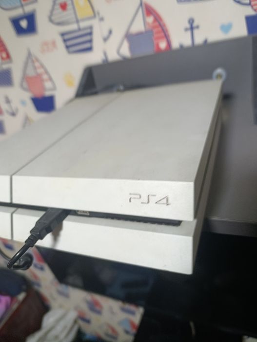 Обмен пс 4 фат б/у с 4 диска