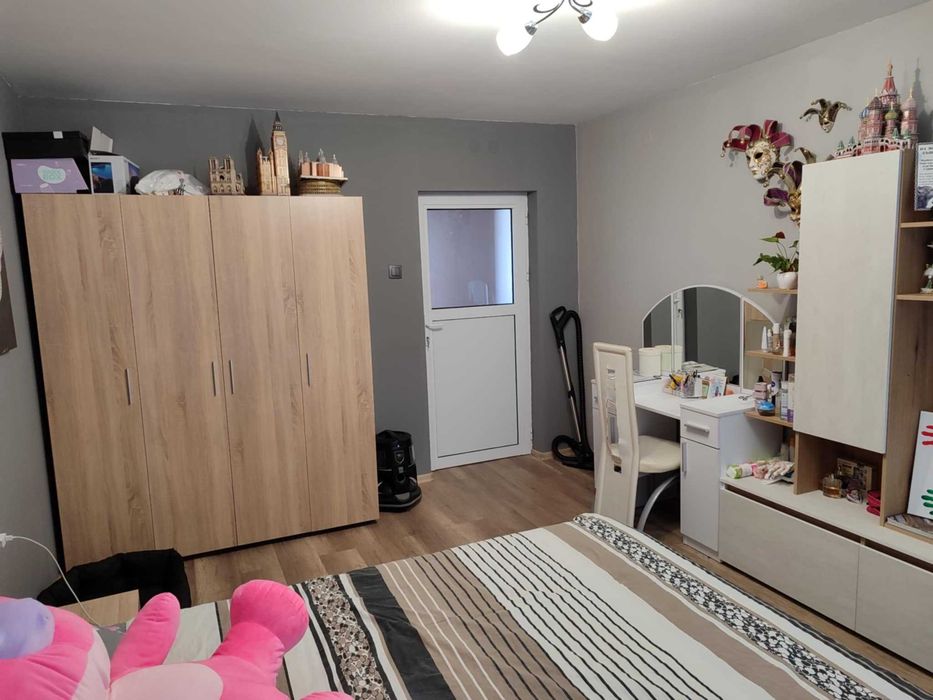 Продава се Тристаен апартамент в Враца, Металург - 100 кв.м за 969 €/кв.м - Снимка #2