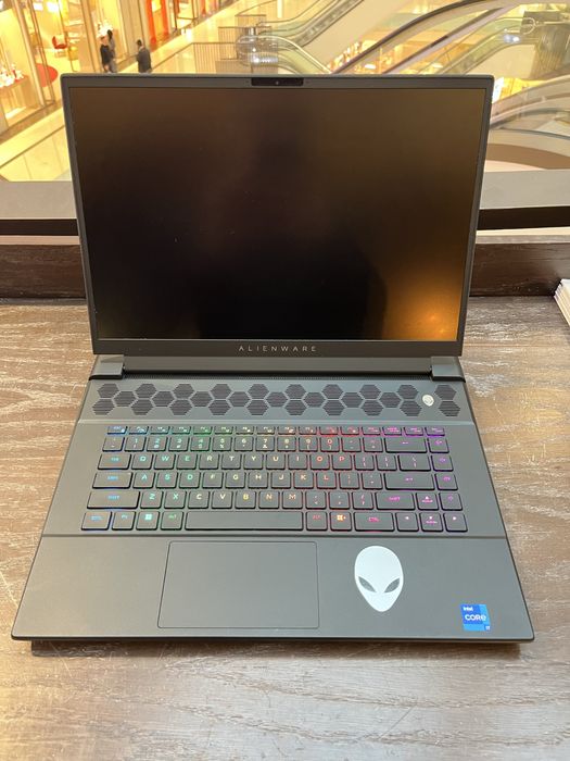 Dell Alienware M15 R7 - Срочно 425nits 3070ti