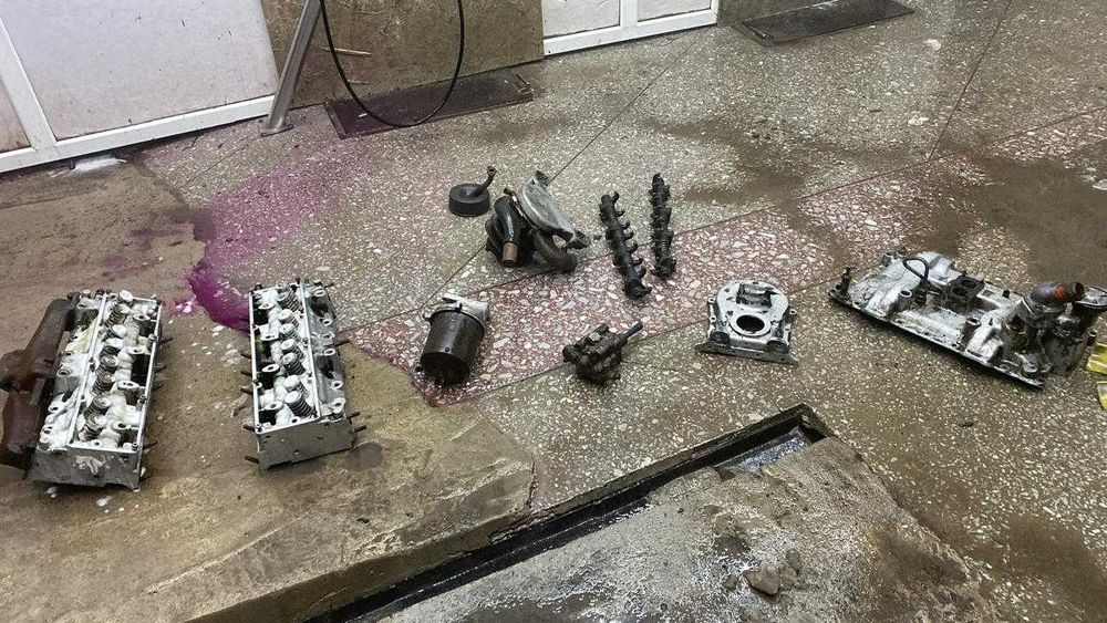 продаю запчасти на двигатель ЗИЛ