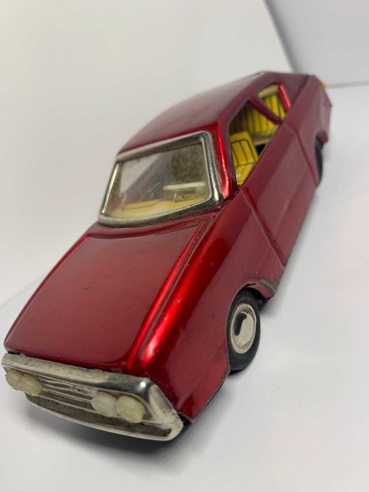 Masina Hatchback frictiune MF 234 China vintage jucarie joc comunism