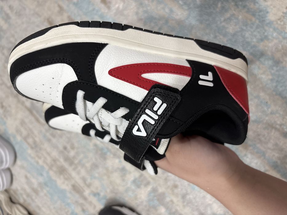 кожанные кроссовки FILA