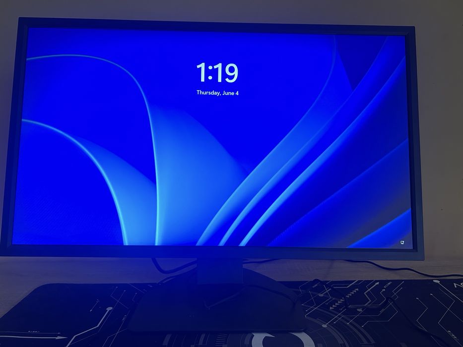 Sistem PC complet cu monitor
