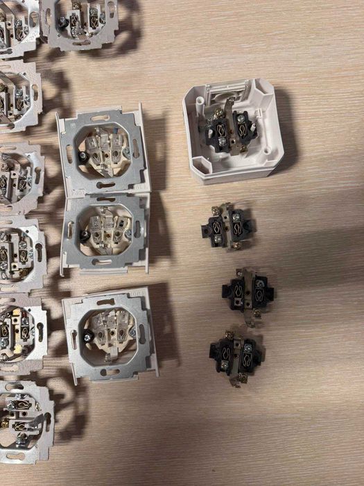 ABB ключове и контакти