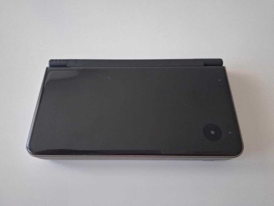 Nintendo DSi XL - качени много игри
