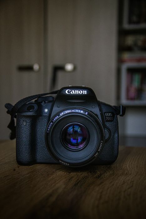 Canon EOS 700D + 50mm