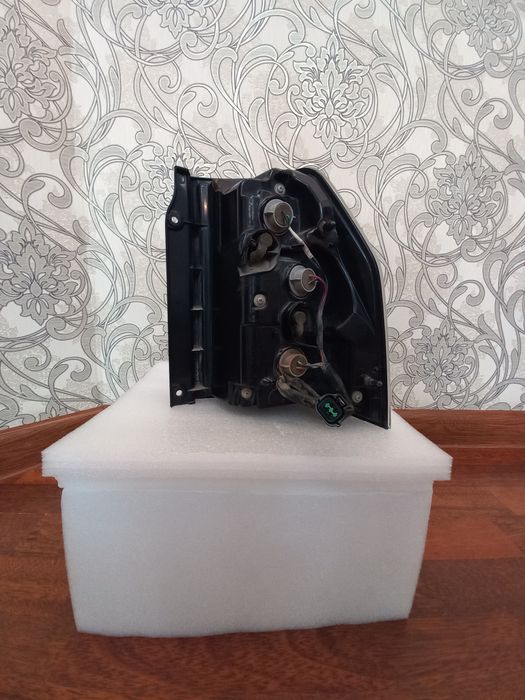 Задний фонарь для митцубиси паджеро4