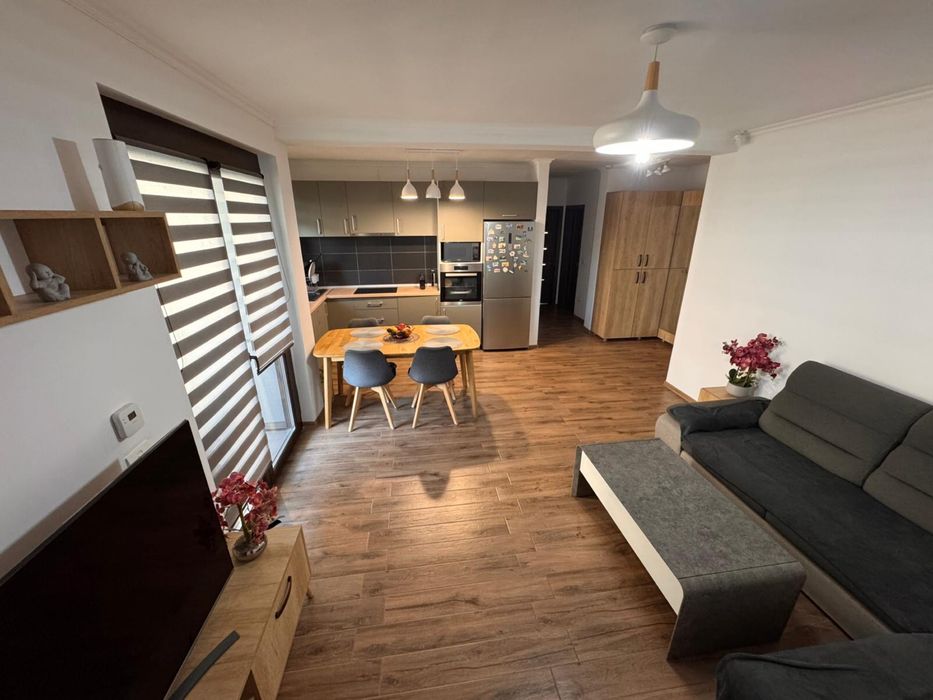 Vand apartament 3 camere in Braytim