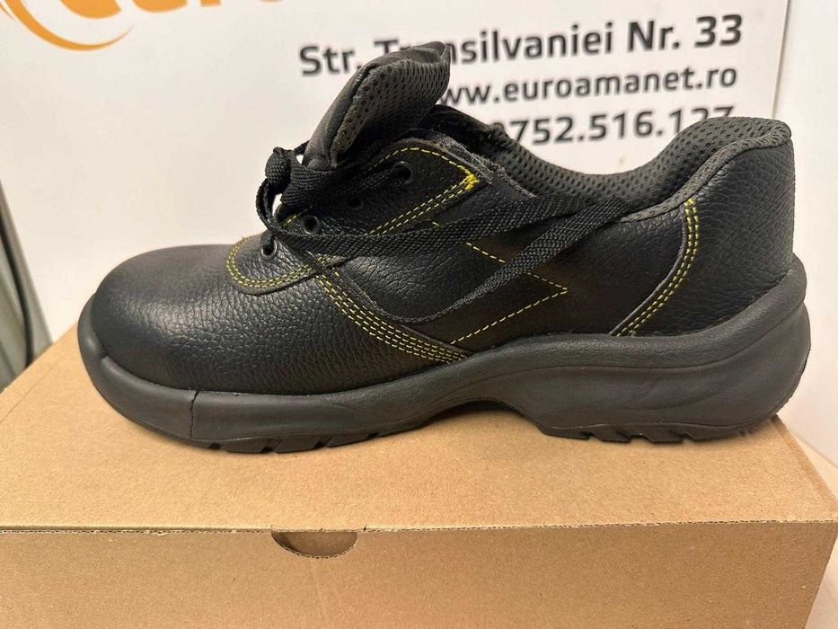 Bocanci de protectie cu bombeu metalic Hannes S3 -A-