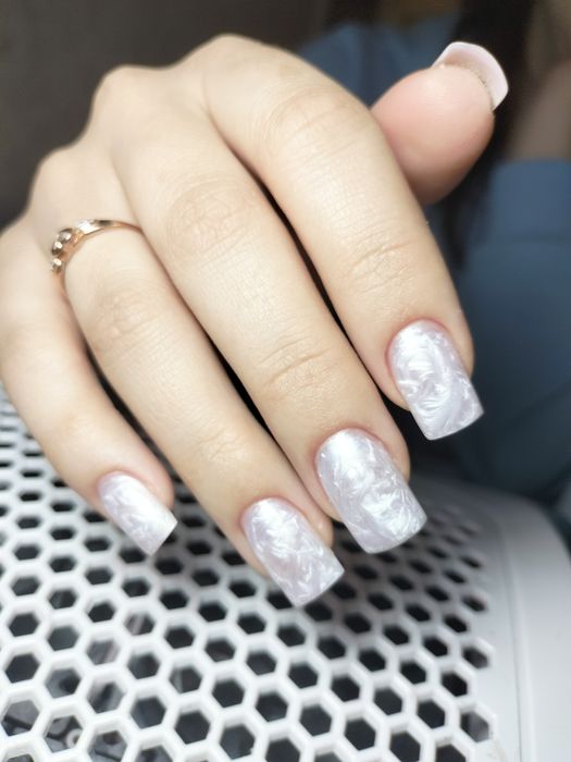 Маникюр        .