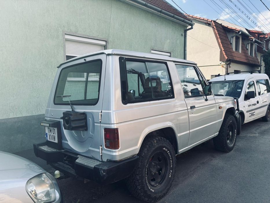 Mitsubishi Pajero Mk 1 2.5TD autoutilitara de Italia