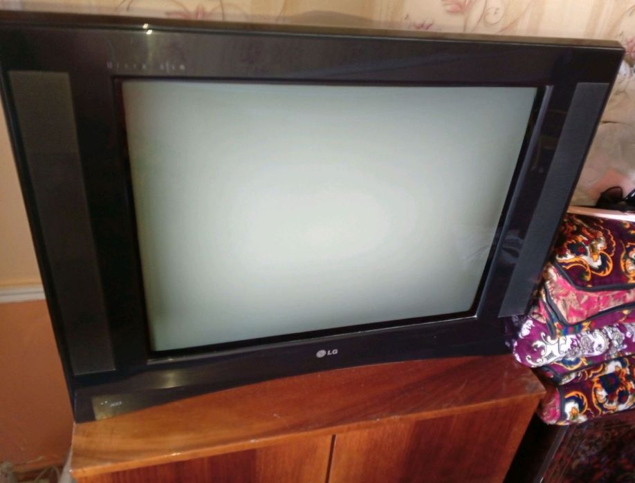 Продается Телевизор LG