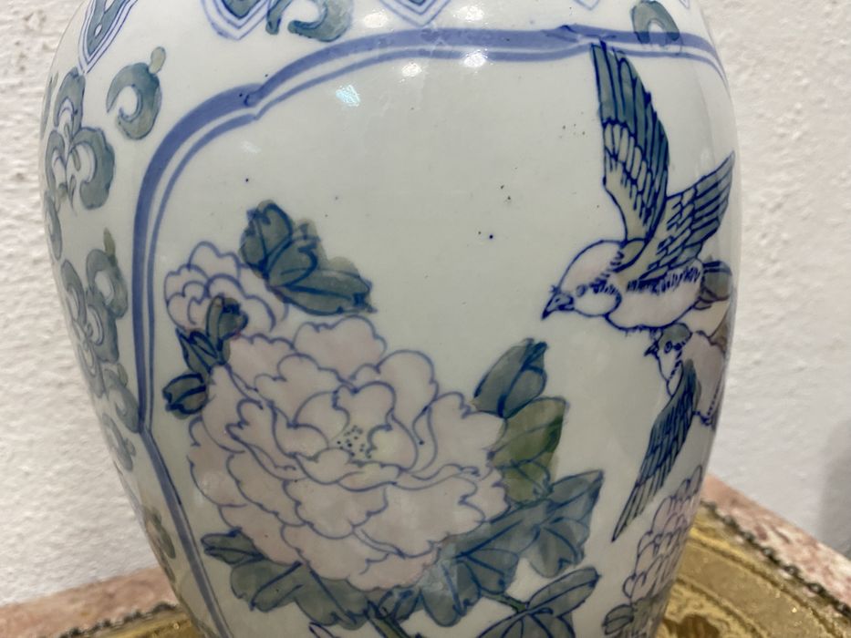 Голяма китайска ваза от порцелан