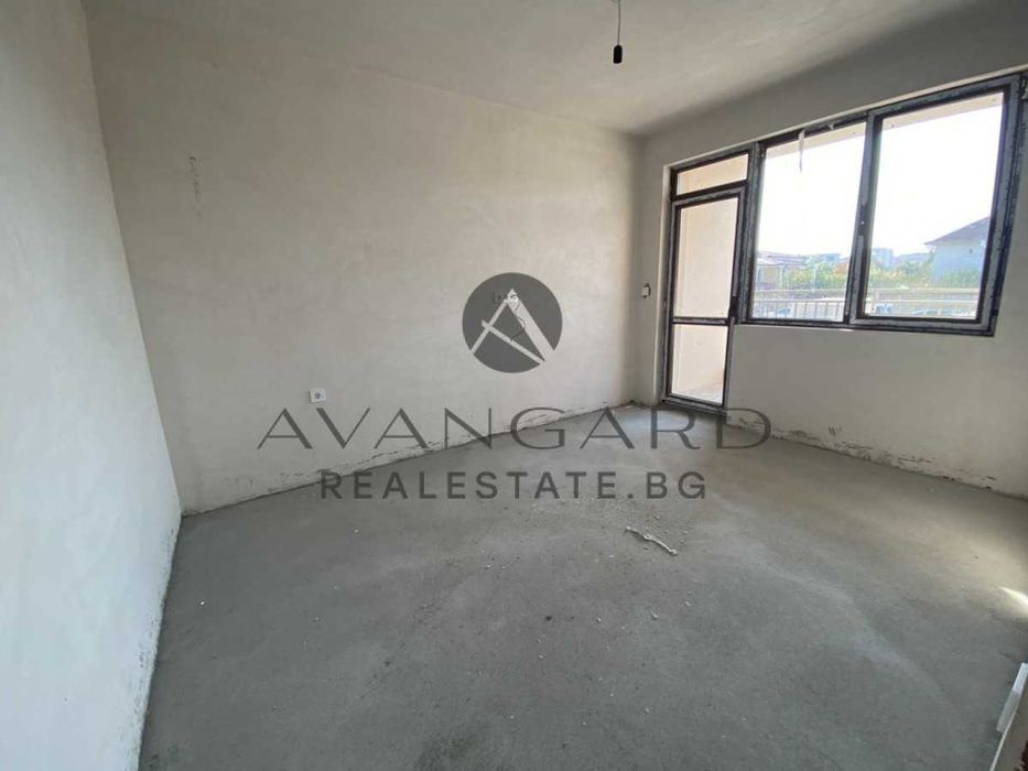 Продава се Тристаен апартамент в Пловдив, Остромила - 92 кв.м за 1153 €/кв.м - Снимка #2