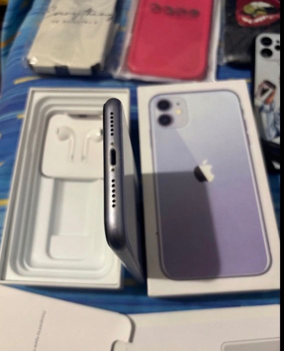 iPhone 11 - пълен комплект