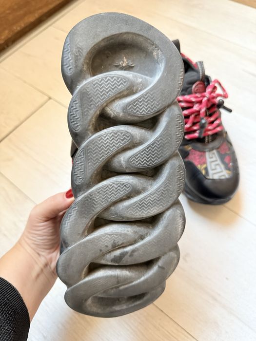 versace chain reaction