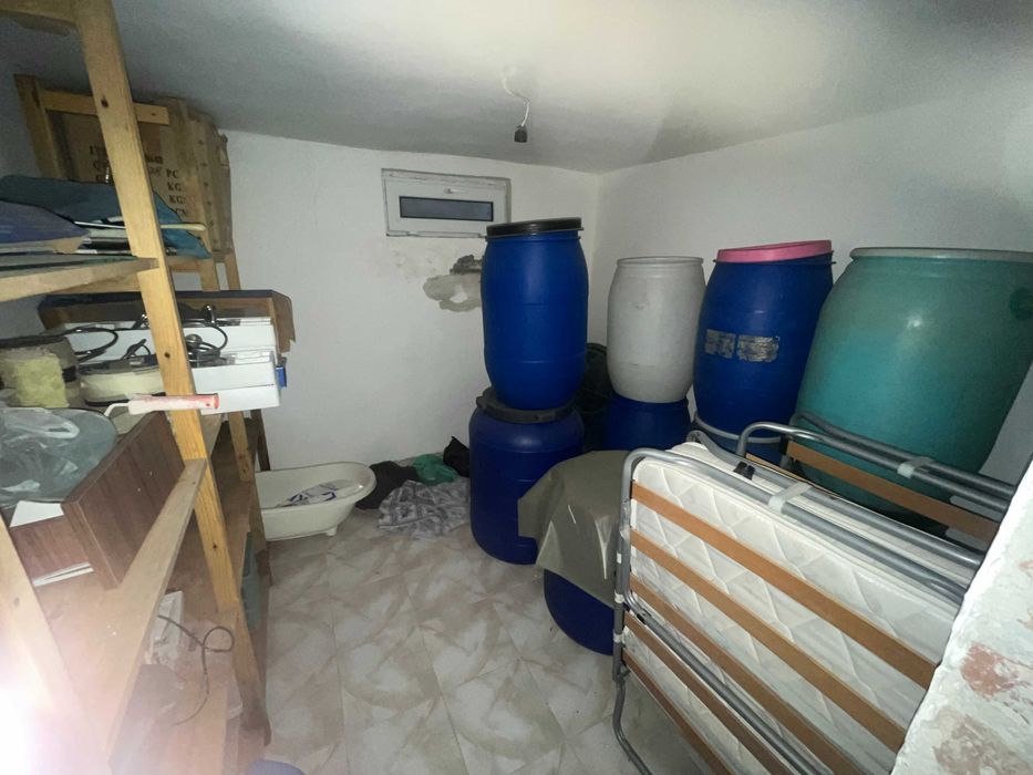 Продава се Къща в Поморие - 650 кв.м за 893 €/кв.м - Снимка #4