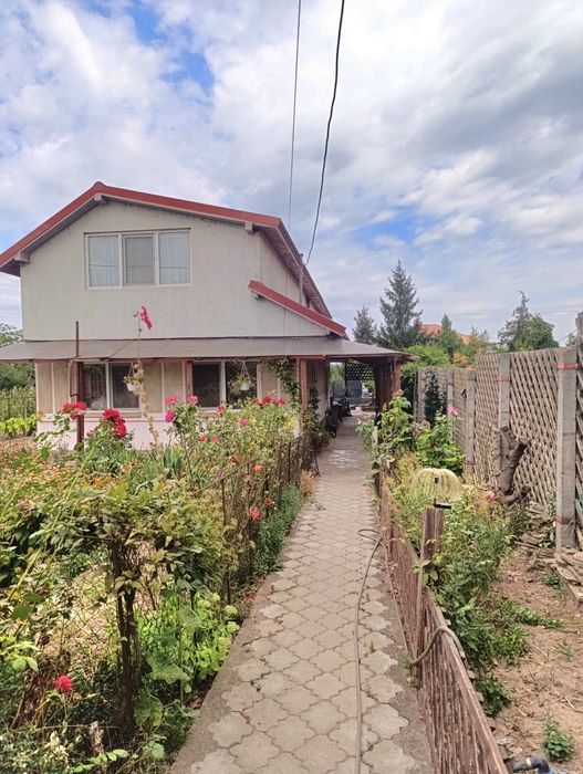 Vand casa  in Mineri