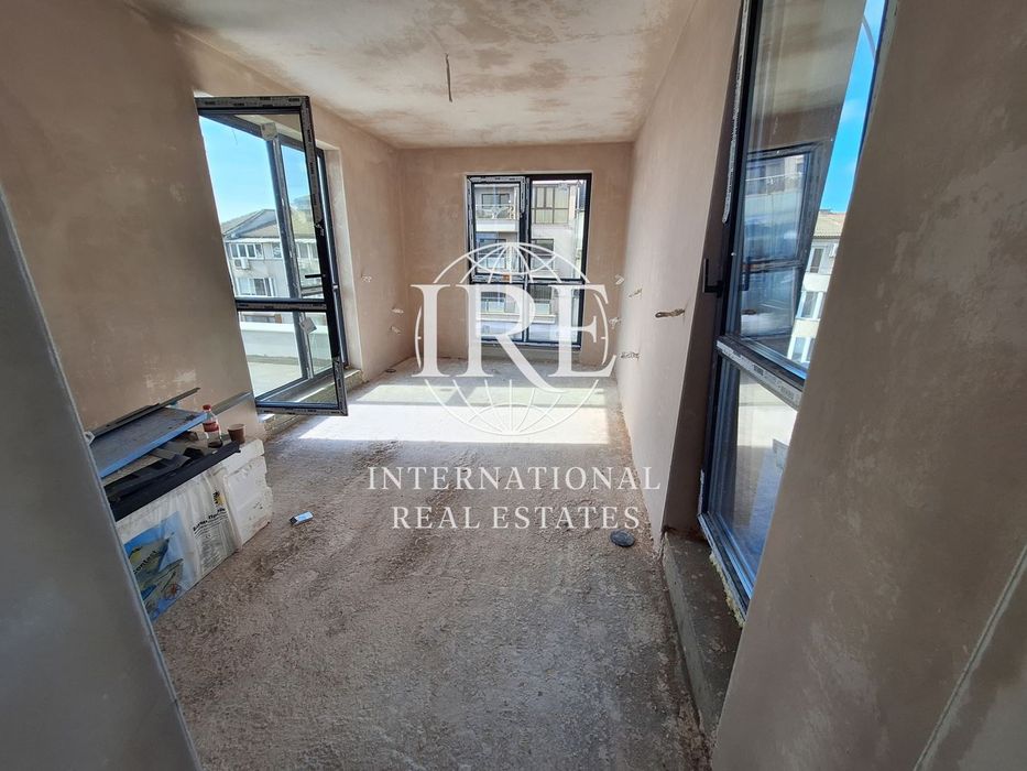 3-стаен в Варна-Окръжна болница площ 218кв.м. цена 360000