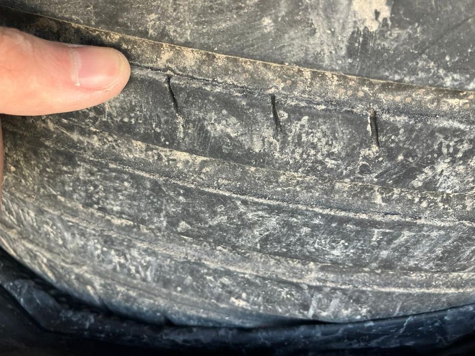 Продам летние шины, R18 235х45