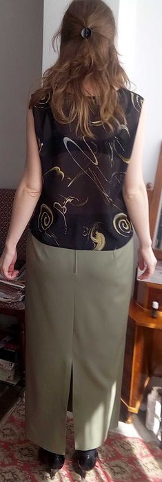 Vand costum elegant khaki marime 44 sacou fusta