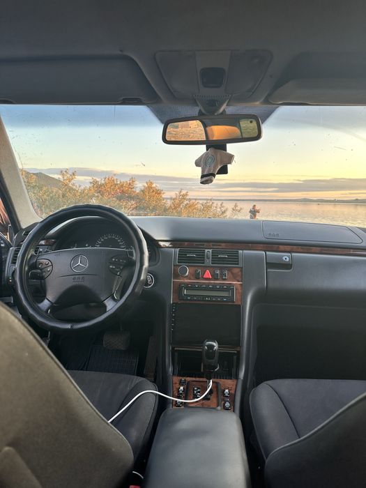 Продам Мерседес 210