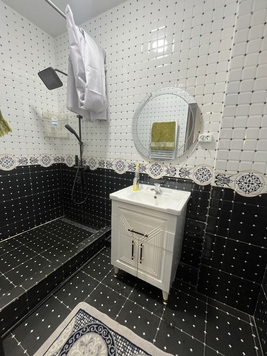 7 каватли лифтли домнинг 4 каватида 2 хонали квартира ижарага берилади