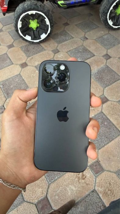 Iphone 14 pro , с коробкой , продается